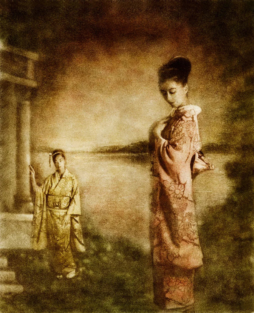 Silence Within: two women in patterned kimonos beside a still lake, one in rose silk with her eyes lowered, one in gold beside a stone column, in warm layered inks